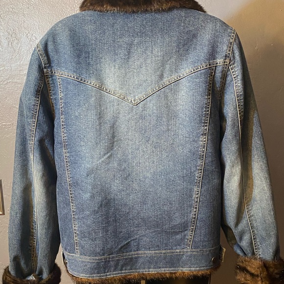 Wilsons Leather Maxima Faux Fur Lined Jean Jacket - Picture 15 of 16